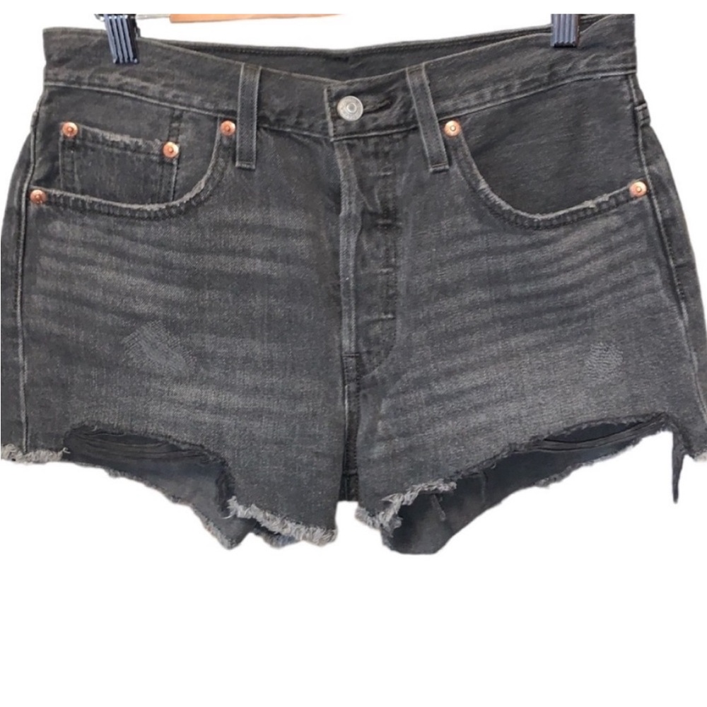 Levi’s 501 Jean Shorts - Picture 3 of 13